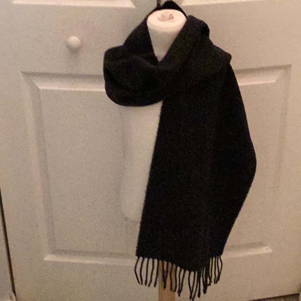 🖤NWOT Just Way Too Warm & Comfortable Scarf 
Must Have 🖤 - Picture 3 of 9